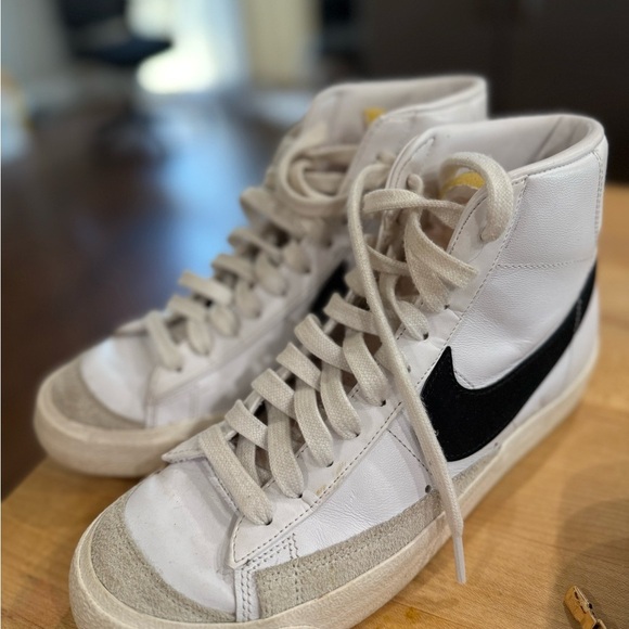 Nike Blazer Hightop Sneakers - Picture 4 of 5